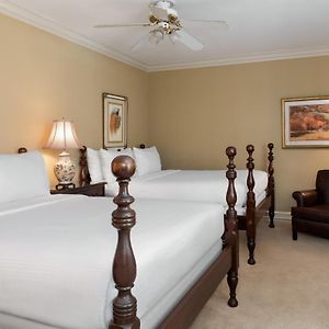 Traditional Two Queens Room